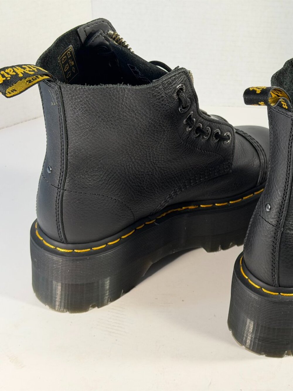 Women's Size 8 Dr Martens Sinclair Boots - Picture 11 of 16